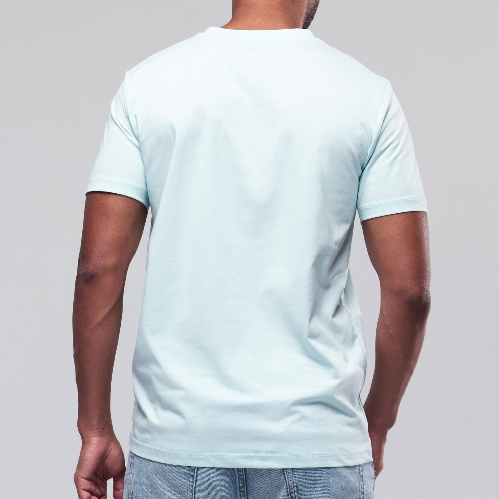 Le t-shirt col V | COLVCLEAR2.jpg