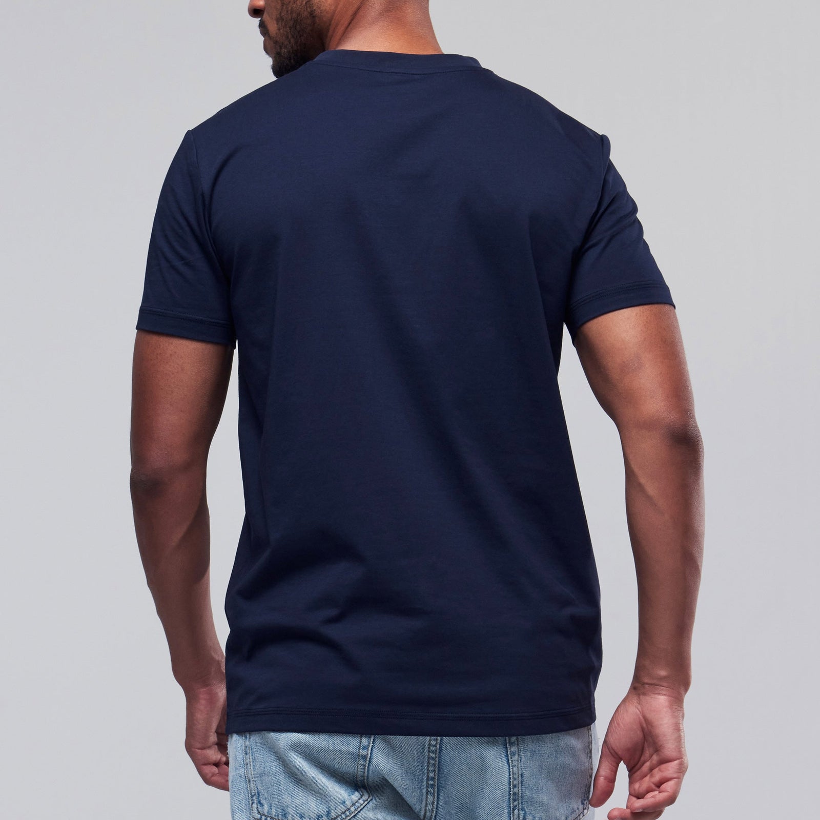 Le t-shirt col V | COLVNAVVY2.jpg