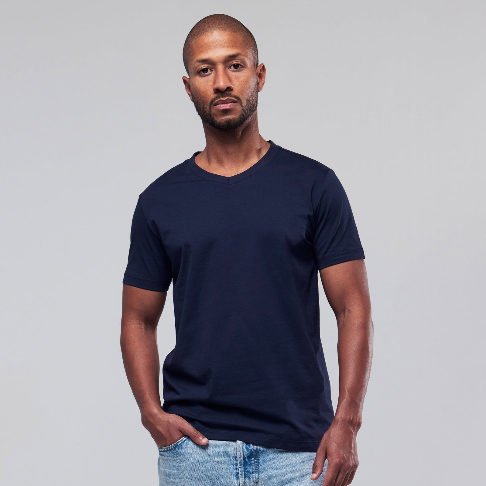 Le t-shirt col V | COLVNAVY11.jpg