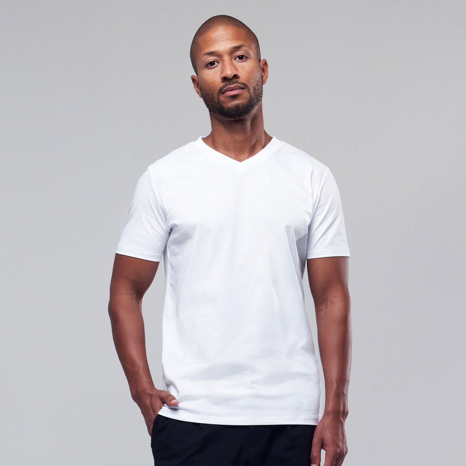 Le t-shirt col V | COLVWHITE1.jpg